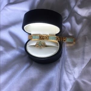 Vintage style fashion ring and bracelet set